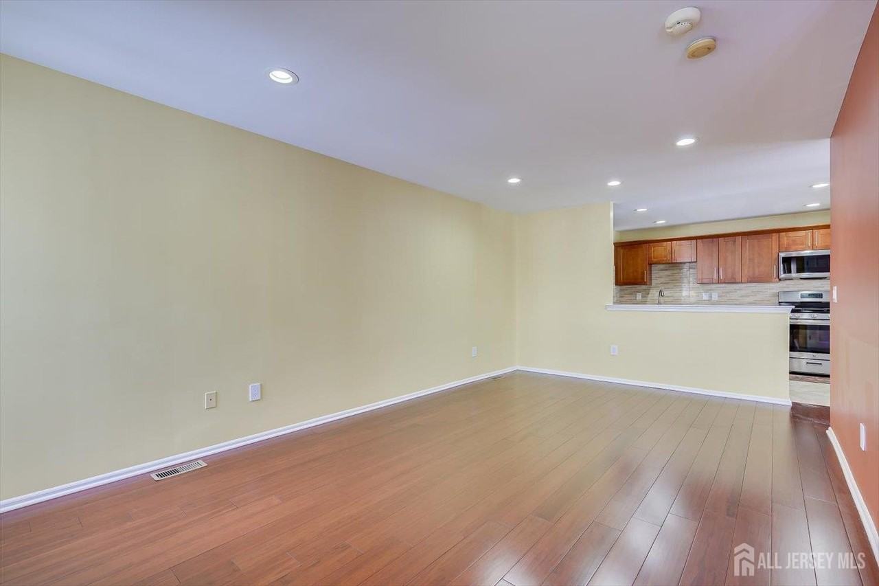 160 Vasser Dr - Photo 6 of 33