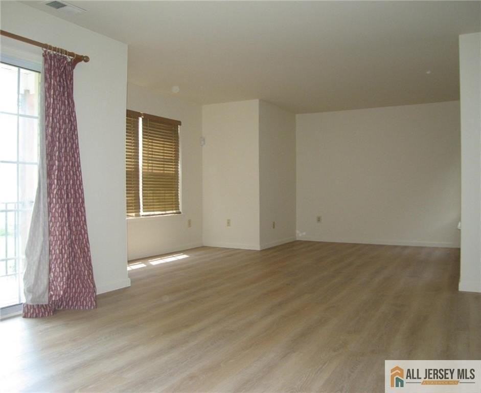 1218 Plymouth Rd - Photo 4 of 19