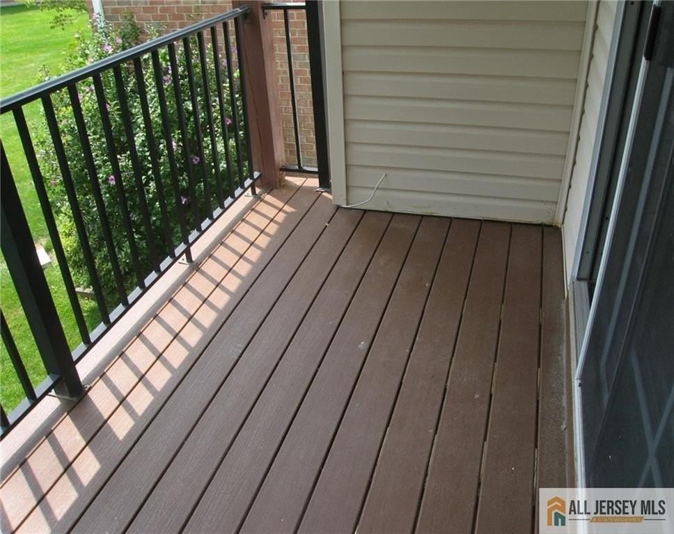 1218 Plymouth Rd - Photo 5 of 19