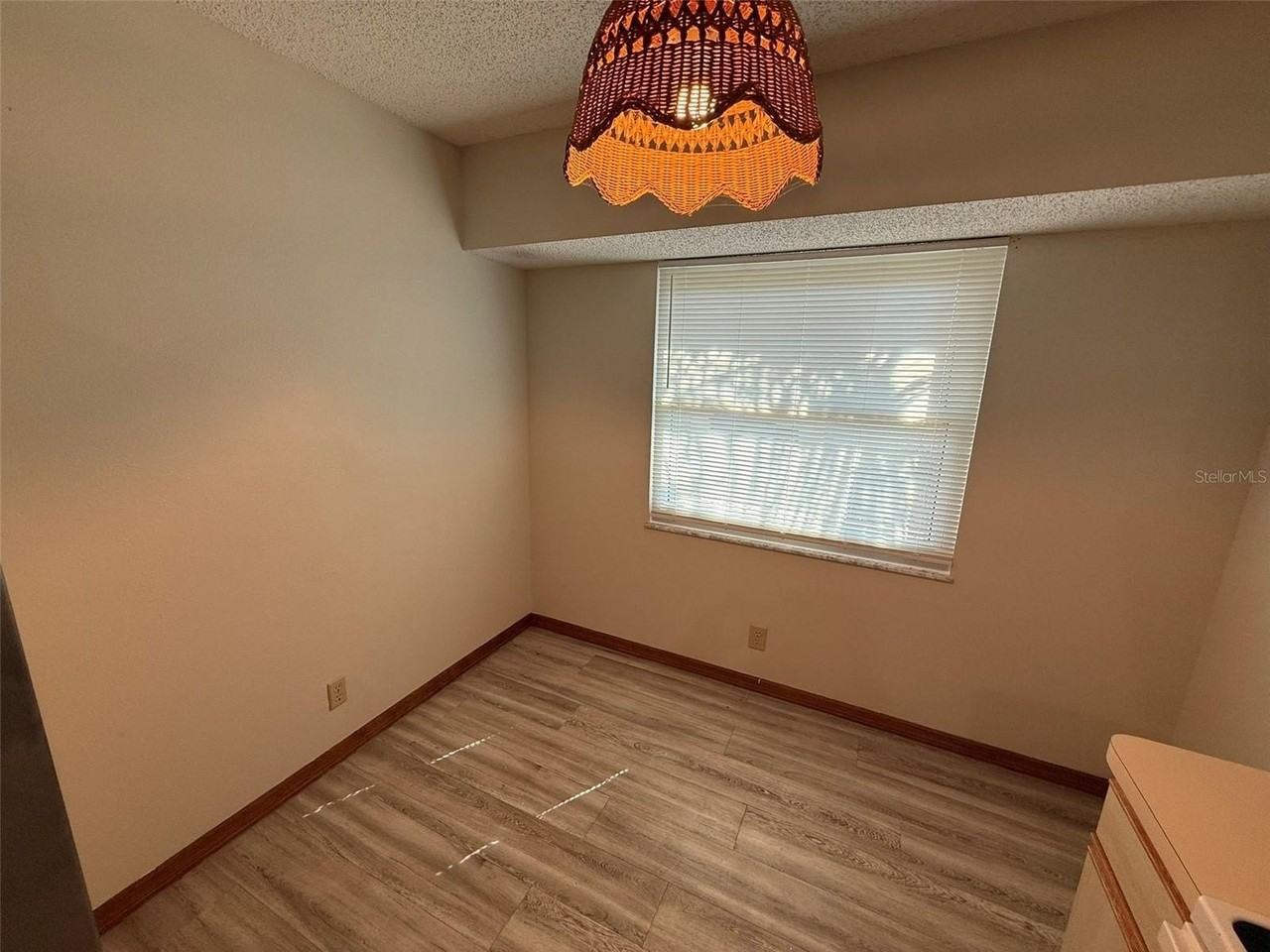 2586 Logsdon St - Photo 7 of 14