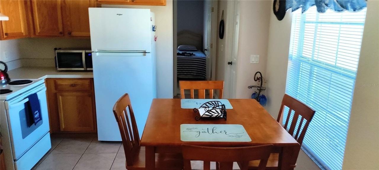 4550 Fernway Dr - Photo 4 of 35