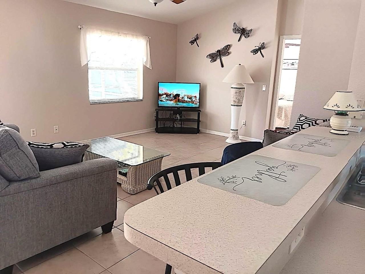 4550 Fernway Dr - Photo 6 of 35