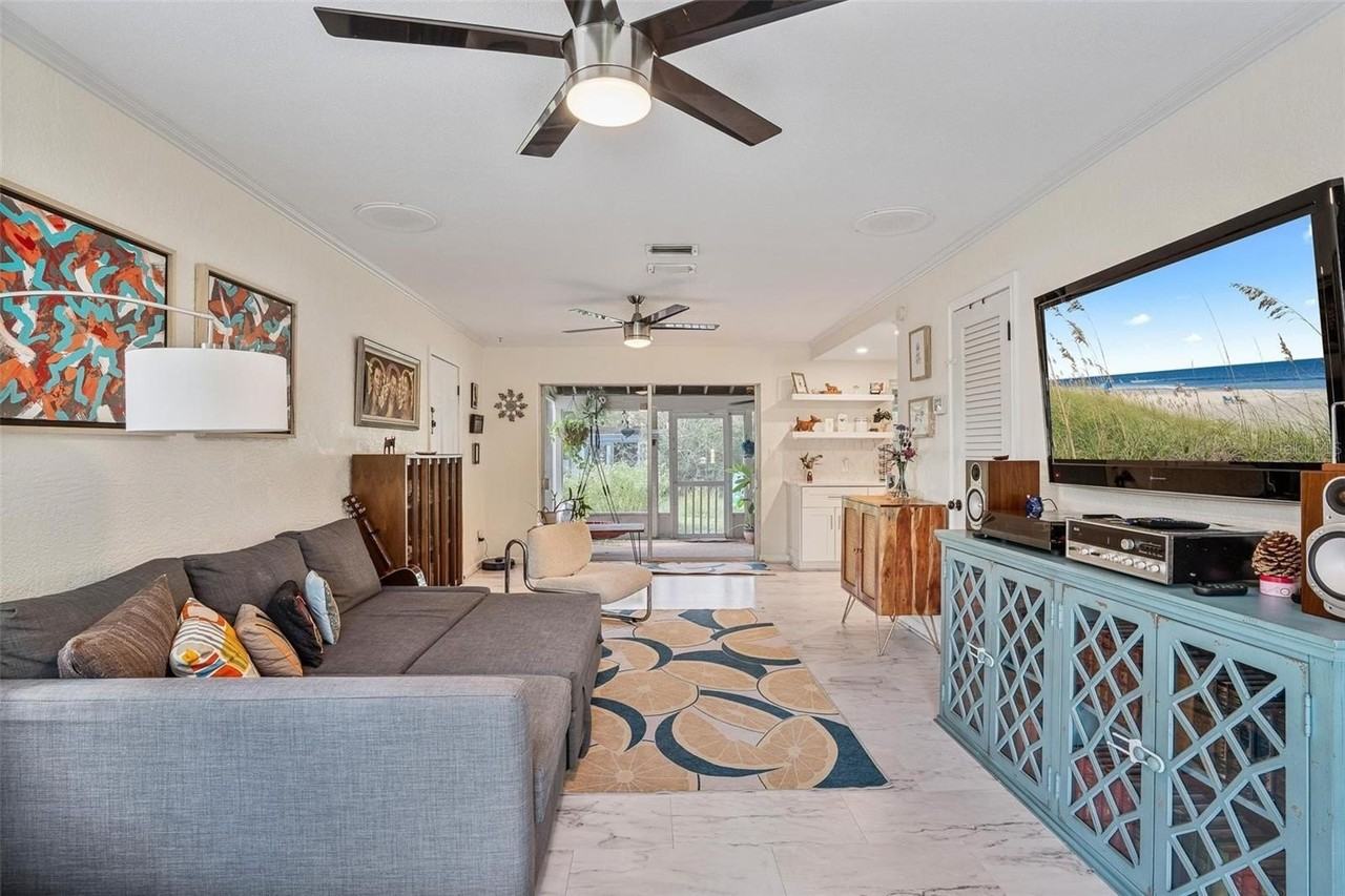 2464 Lydia Way - Photo 4 of 24