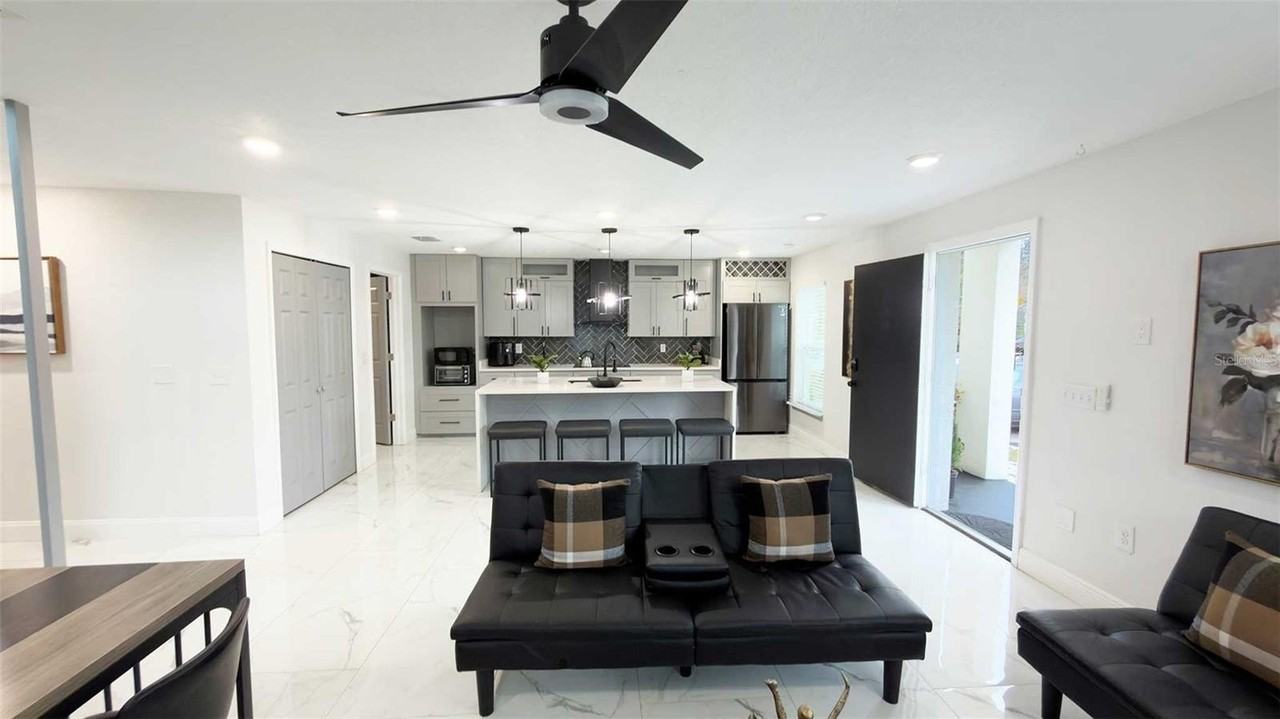 1414 E Harding St - Photo 5 of 50