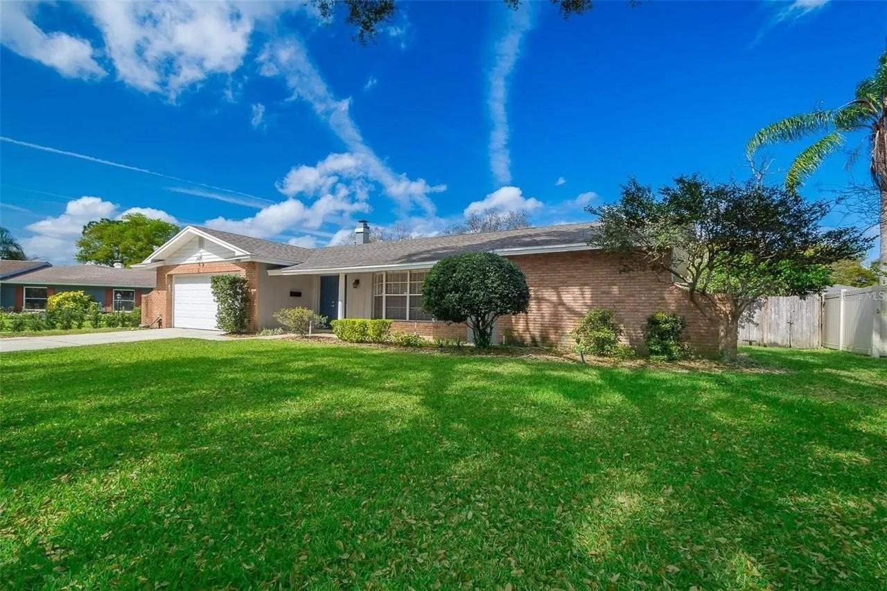 2907 Little John Rd - Photo 2 of 31