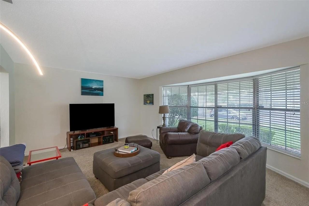 2907 Little John Rd - Photo 3 of 31