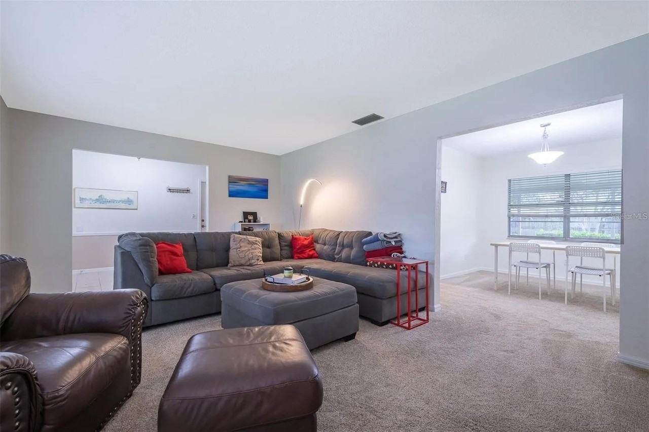 2907 Little John Rd - Photo 4 of 31