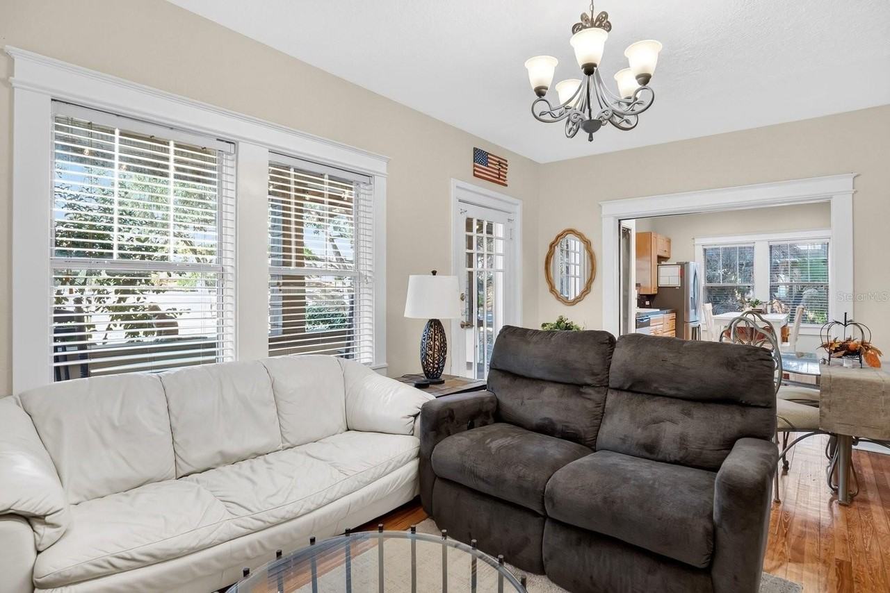 612 E Anderson St - Photo 6 of 34