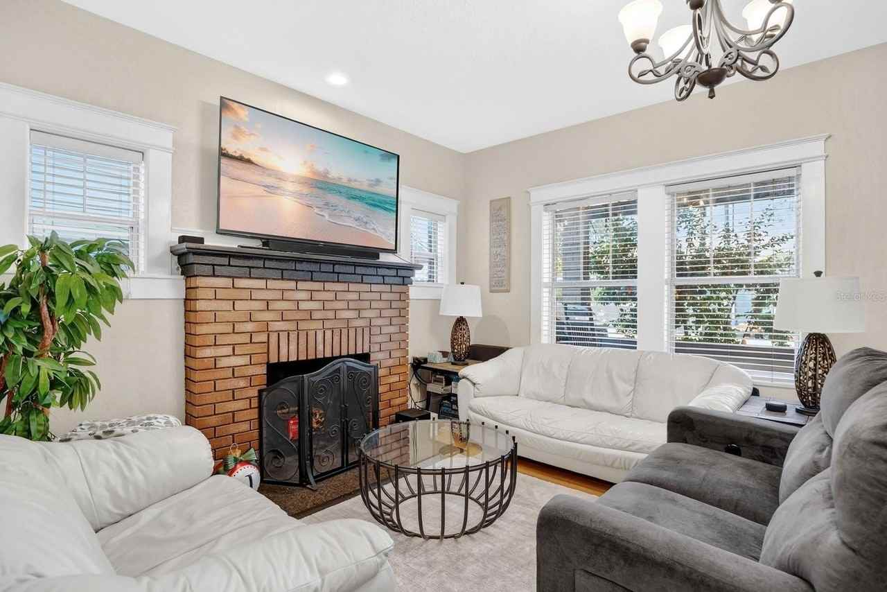 612 E Anderson St - Photo 7 of 34