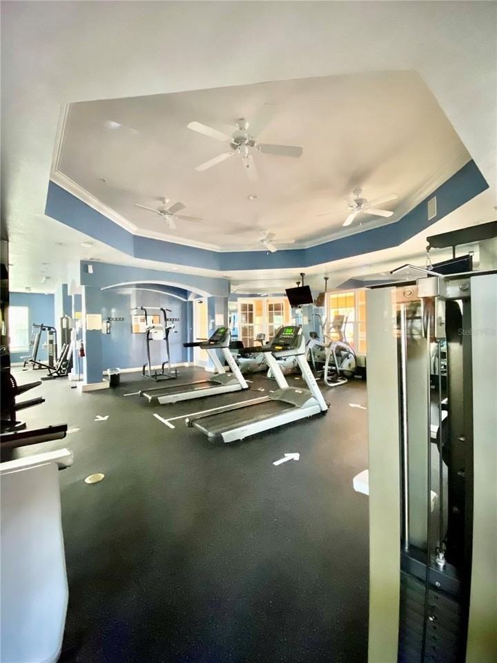 5479 Vineland Rd #9211 - Photo 7 of 23