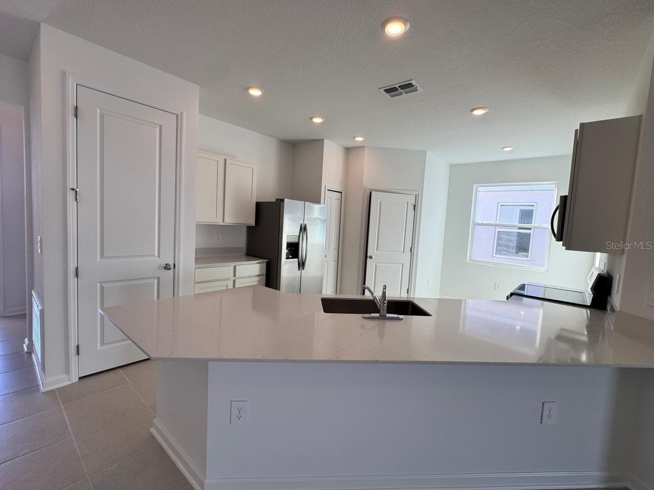 5201 Green Belt Dr - Photo 4 of 23