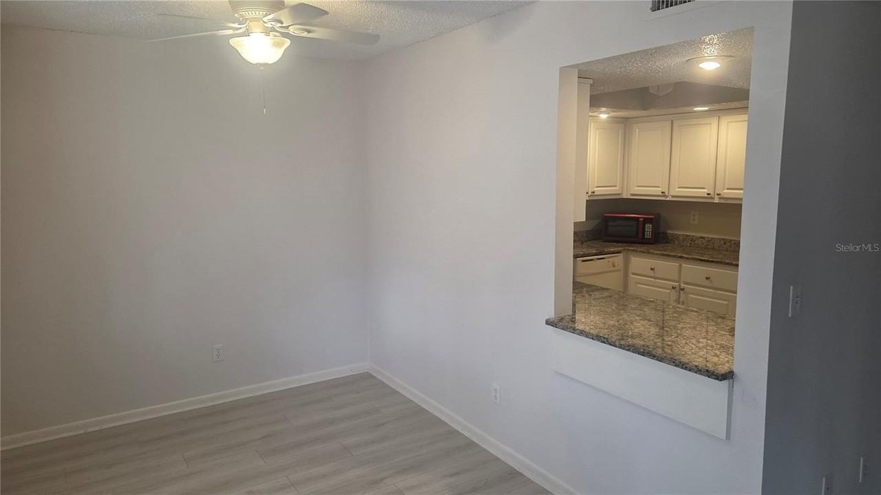 589 Fairways Cir #B - Photo 3 of 13