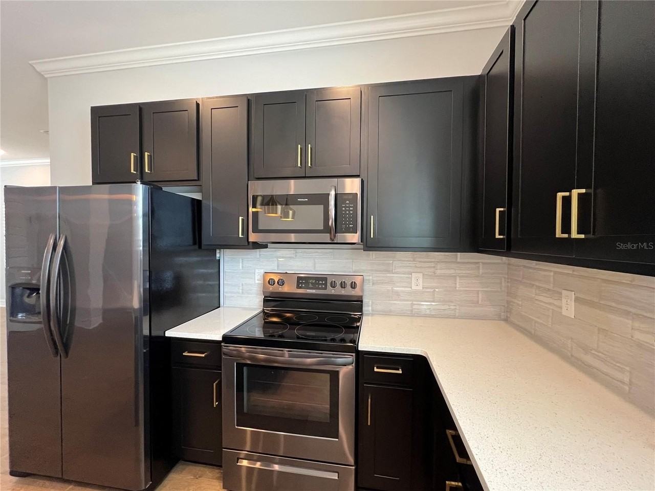 3421 W Horatio St #110 - Photo 4 of 33