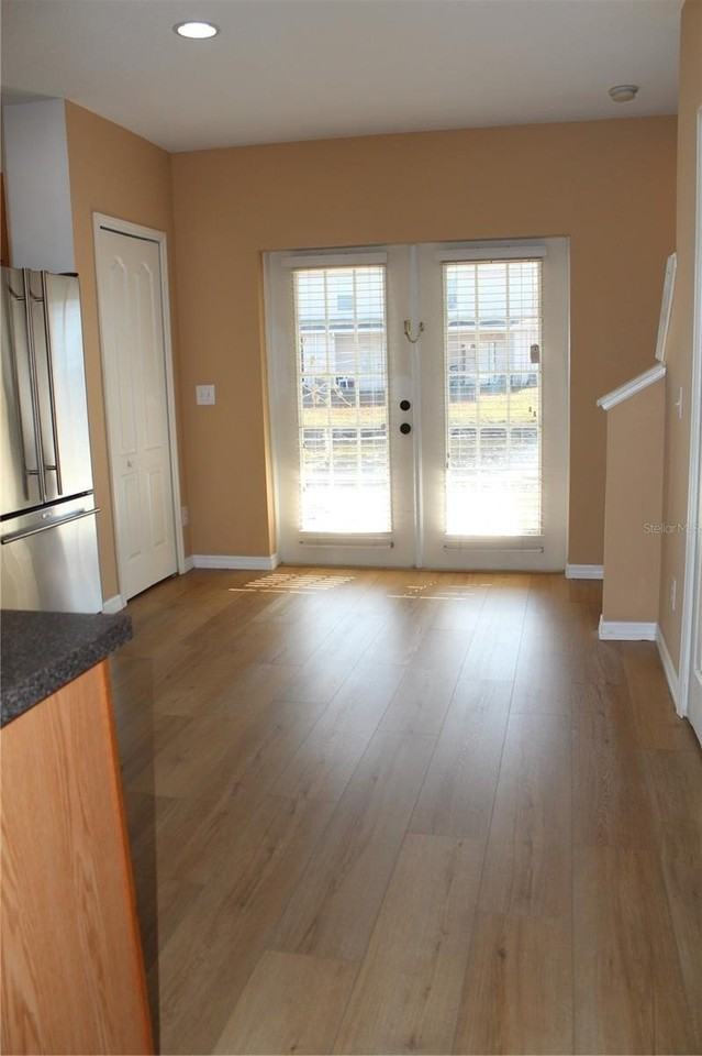 16320 Swan View Cir - Photo 5 of 32