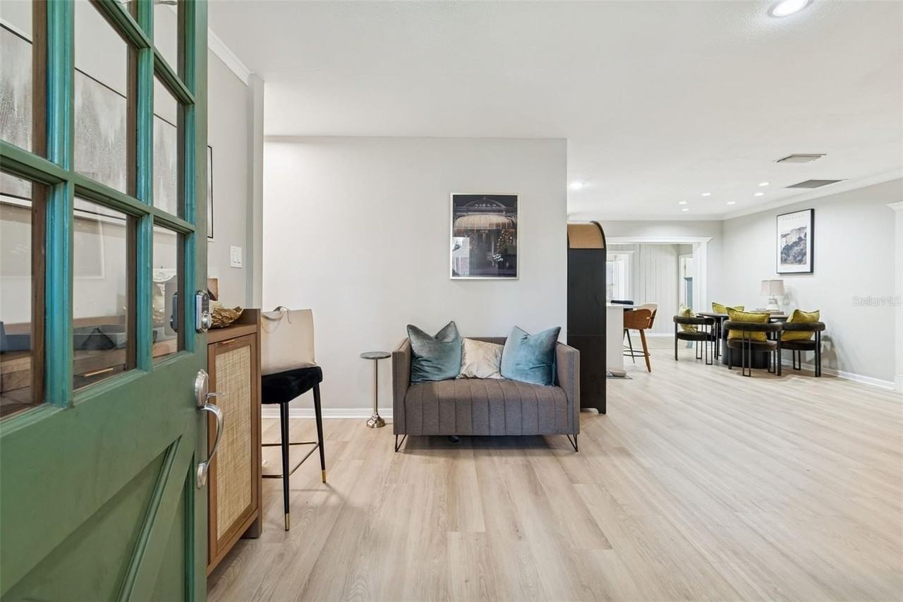 2302 S Arrawana Ave - Photo 3 of 50