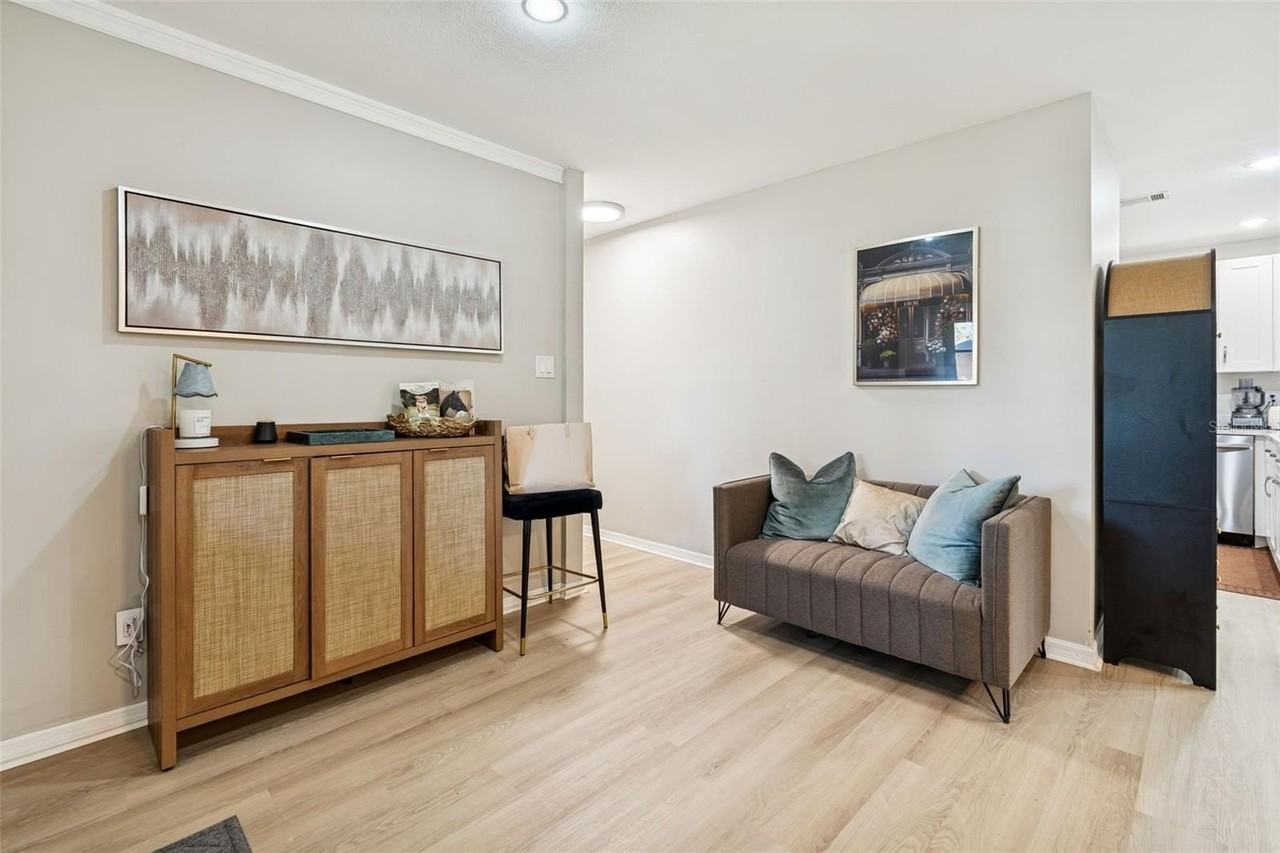 2302 S Arrawana Ave - Photo 6 of 50