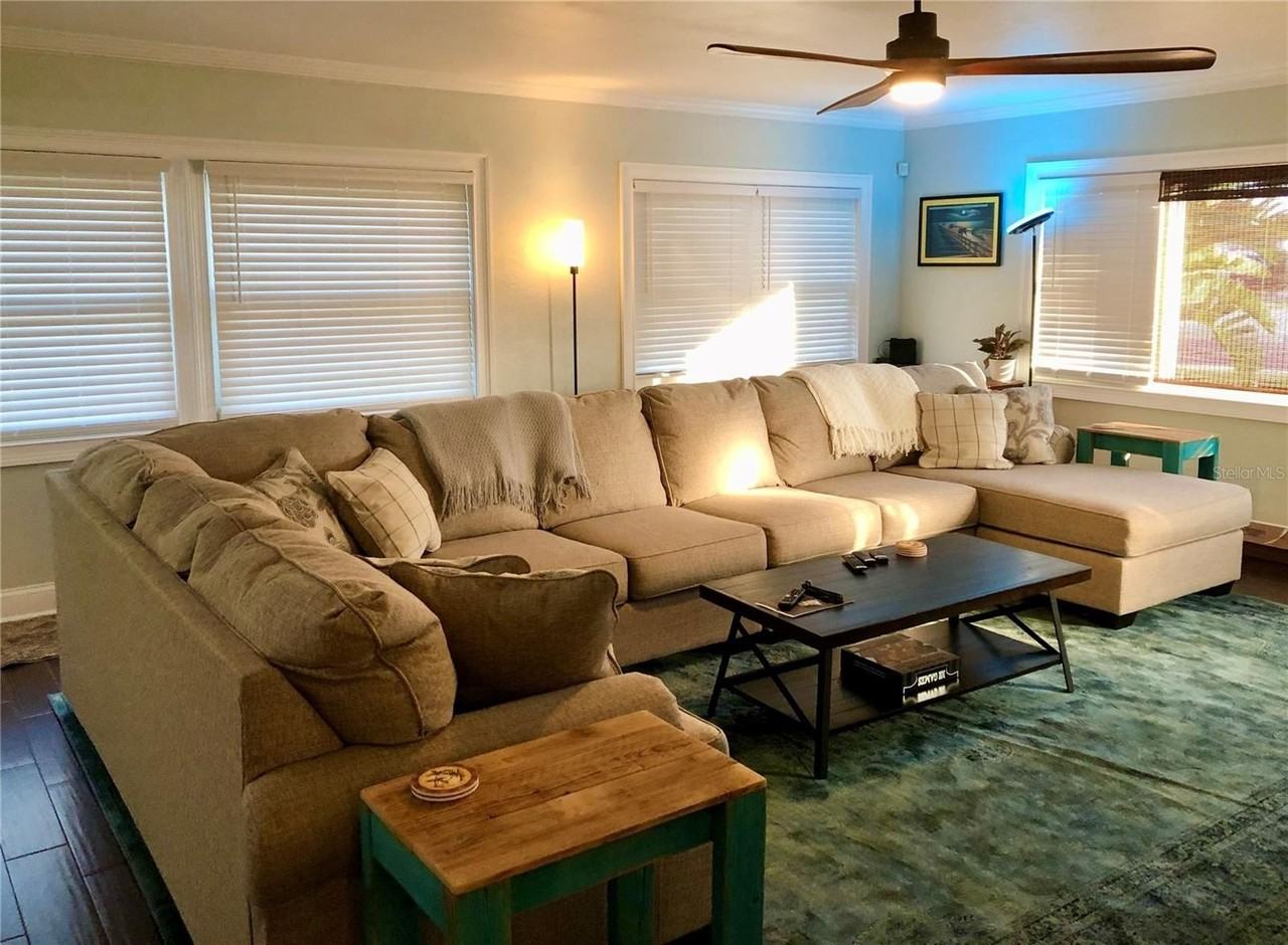 604 7th Ave Sw - Photo 6 of 33