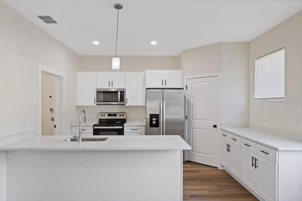 4208 N Manhattan Ave #2 - Photo 6 of 22