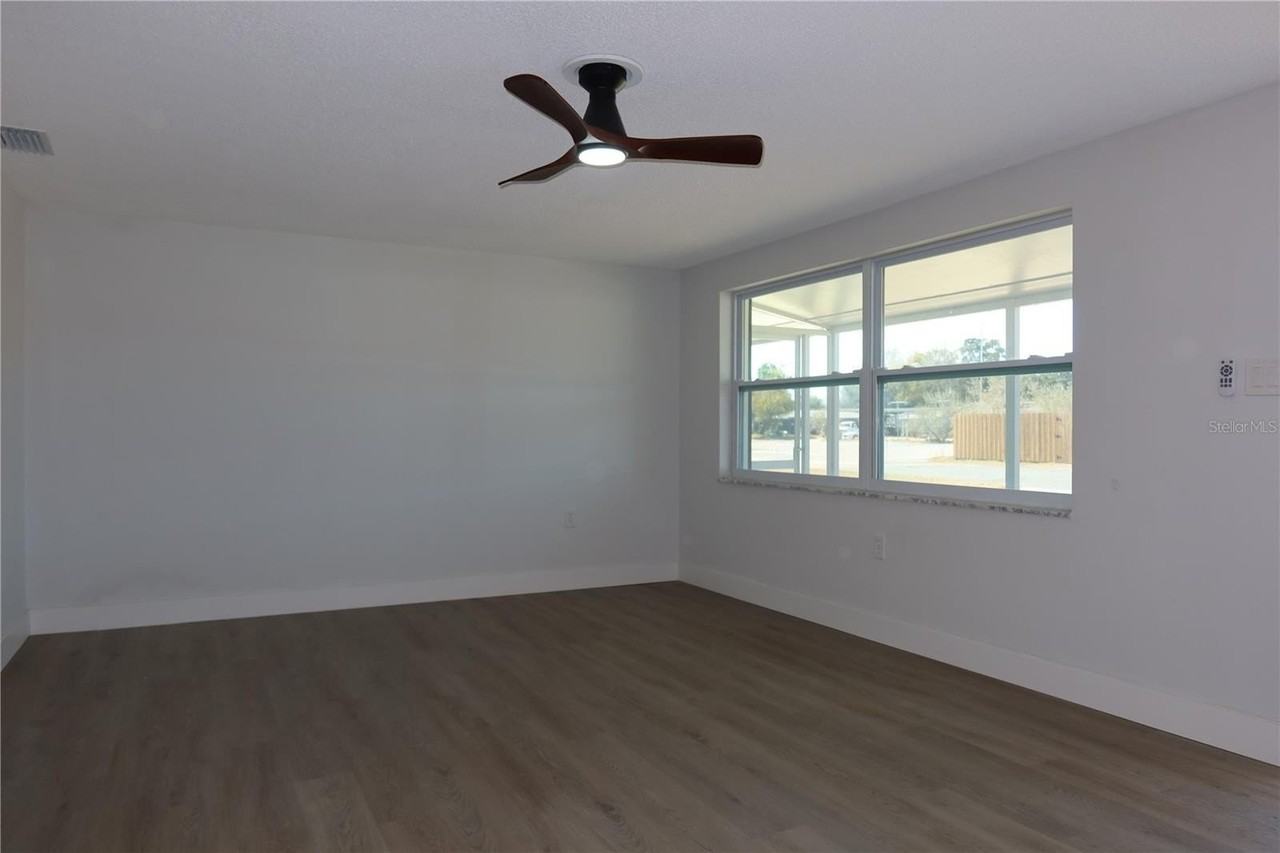 1808 Harpoon Dr - Photo 4 of 32