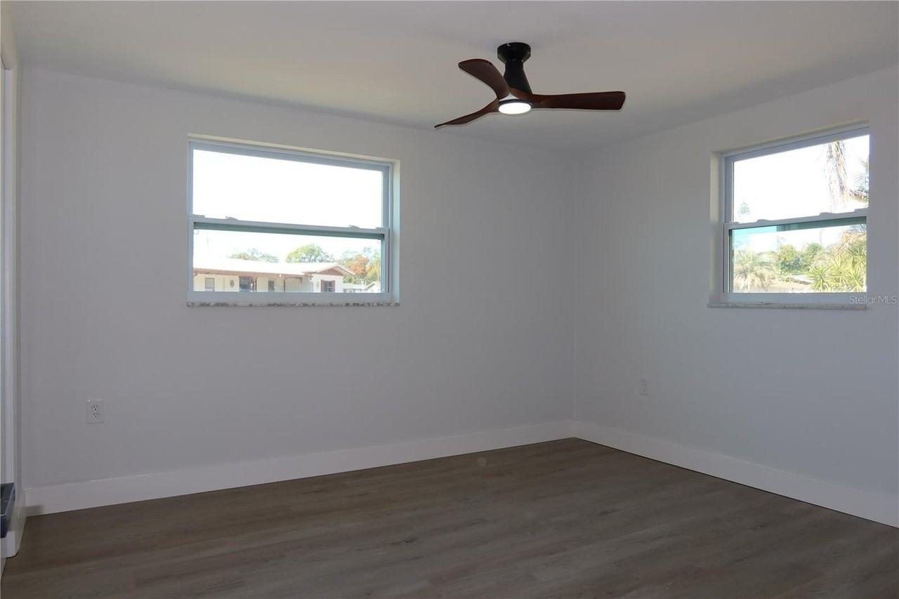 1808 Harpoon Dr - Photo 7 of 32