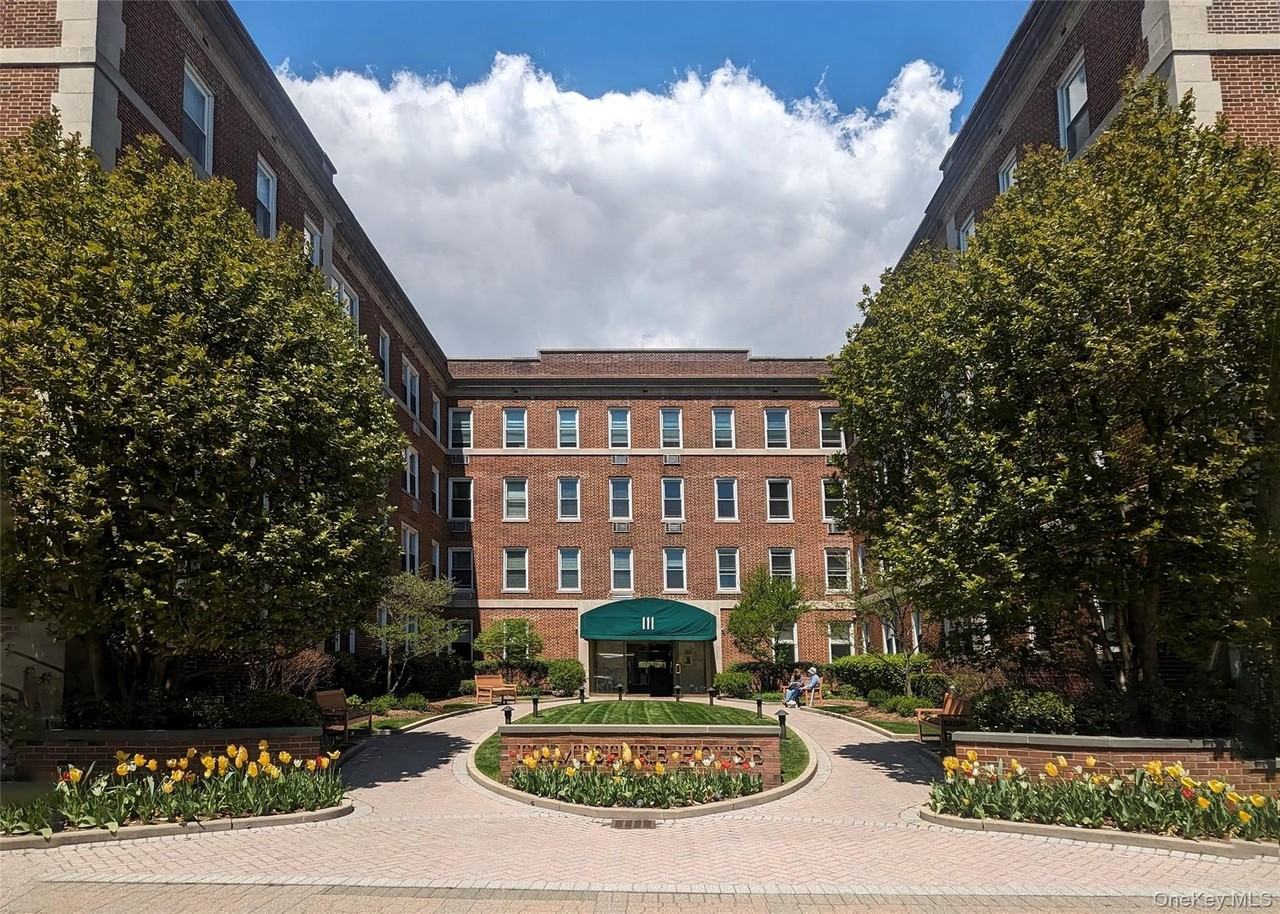 111 7th St Apt 202 #202