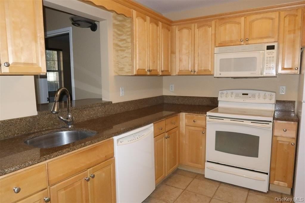 50 Merrick Ave - Photo 4 of 21