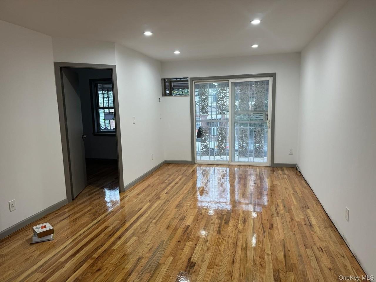 10460 48th Ave - Photo 5 of 13