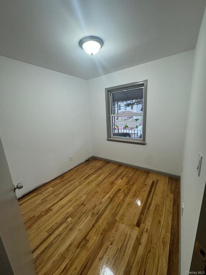 10460 48th Ave - Photo 6 of 13