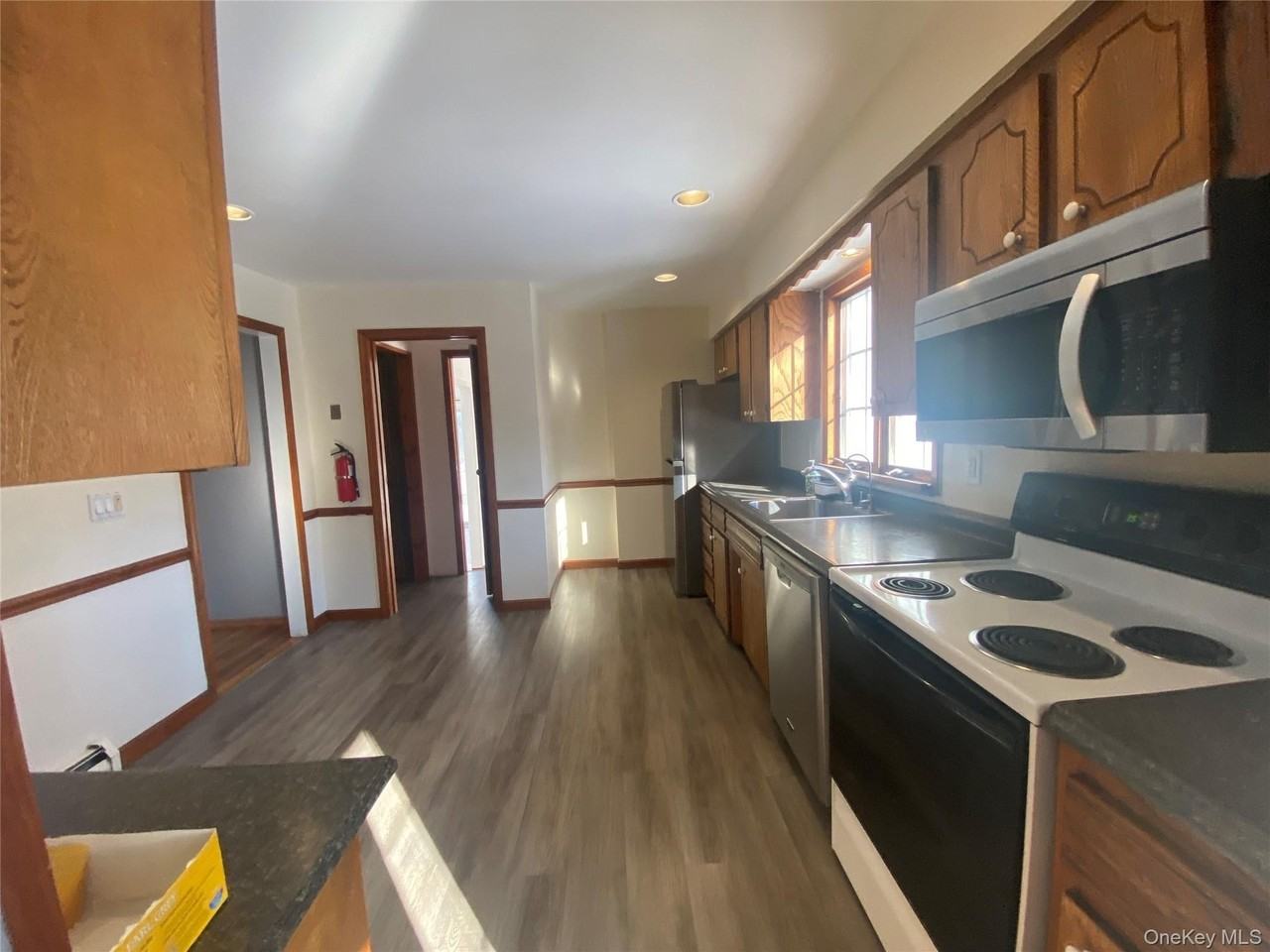 732 3rd St - Photo 7 of 26