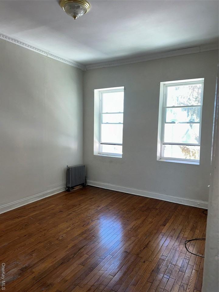 3226 106th St - Photo 5 of 11