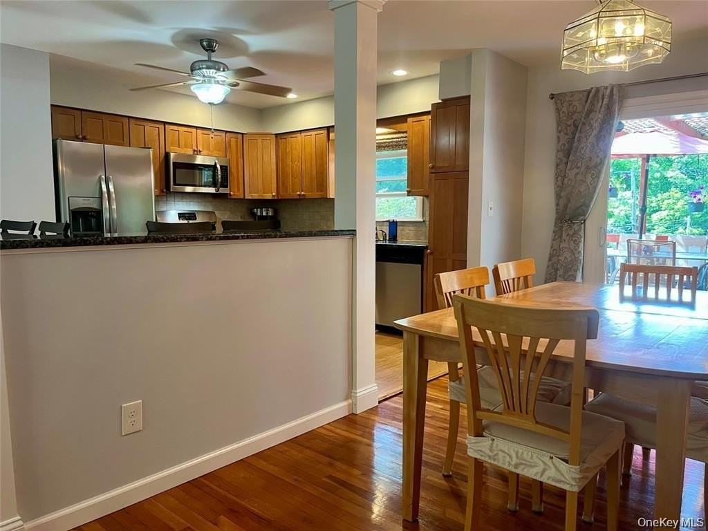 33 Island View Ave - Photo 5 of 23