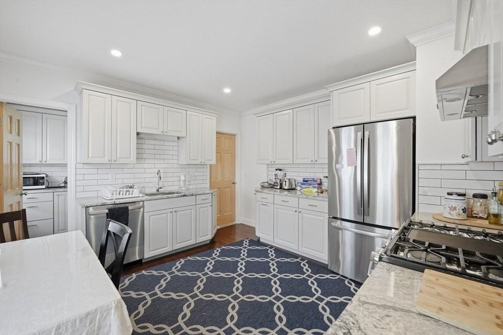 34 Wilson Ave 2nd Fl #2ndFL - Photo 5 of 26