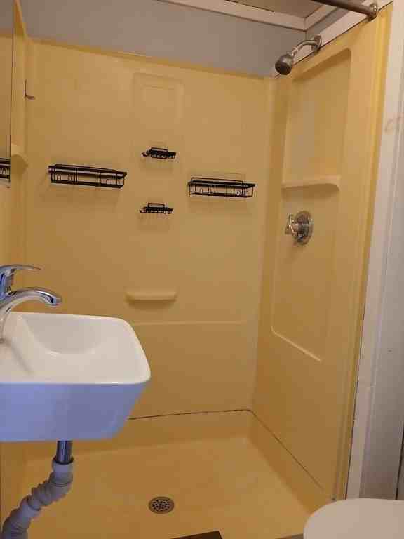 367 Winter St Apt 6 #6 - Photo 4 of 4