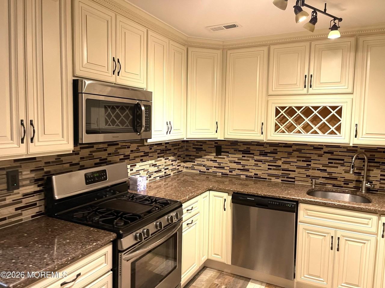 44 Spyglass Ct - Photo 2 of 6