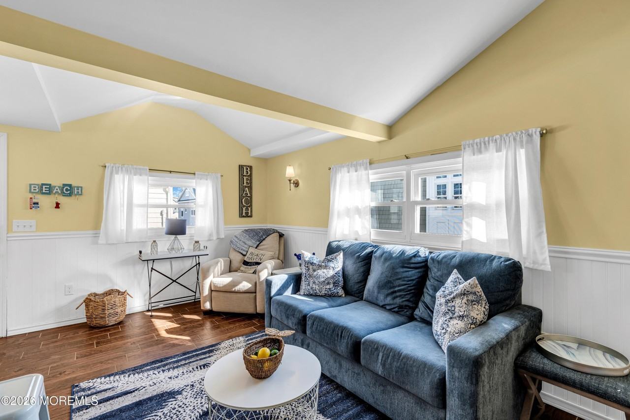 112 W Tide Way - Photo 6 of 16