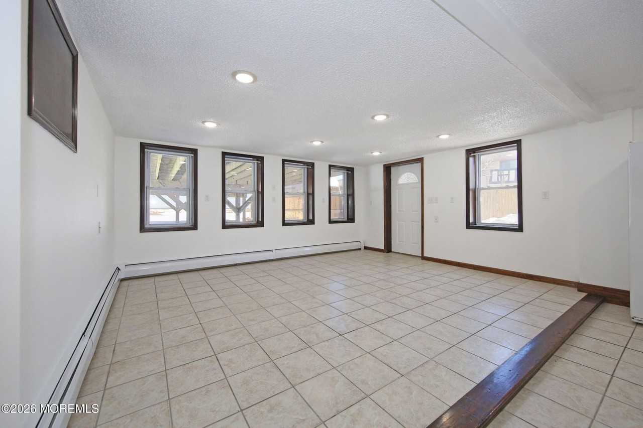 60 Mathews St 1st Fl #1stFL - Photo 7 of 35