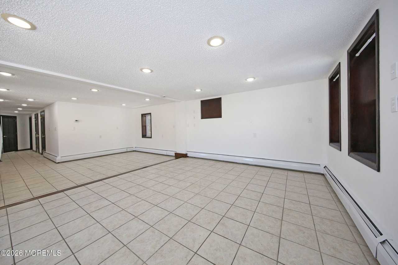 60 Mathews St #1stFL - Photo 7 of 33