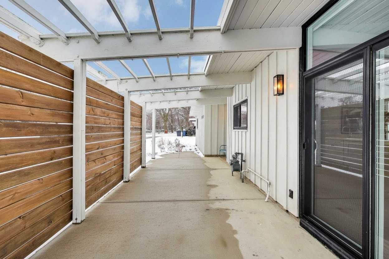 2649 Crawford Ave - Photo 3 of 46