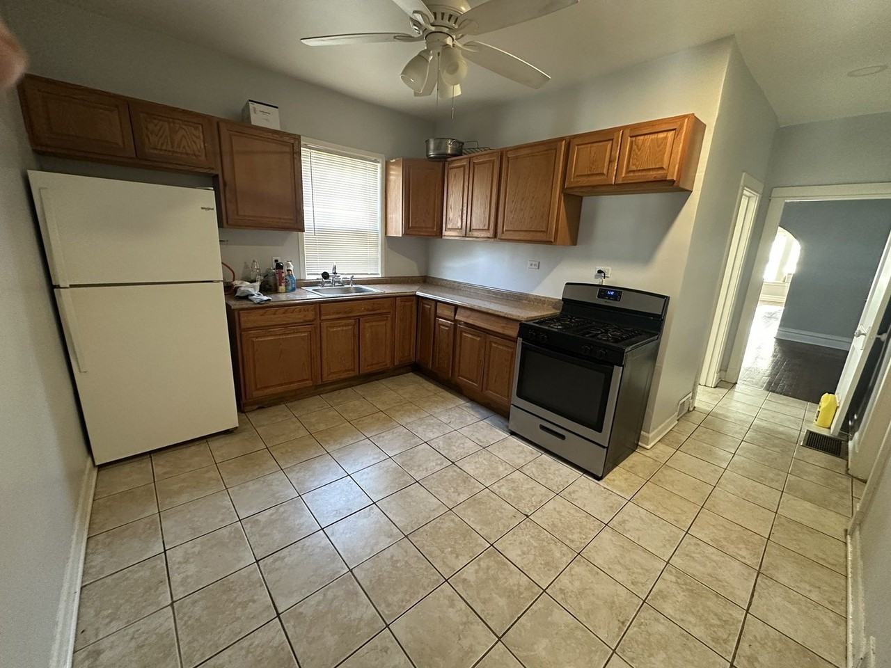 5208 W Hutchinson St Unit 2 #2 - Photo 4 of 8