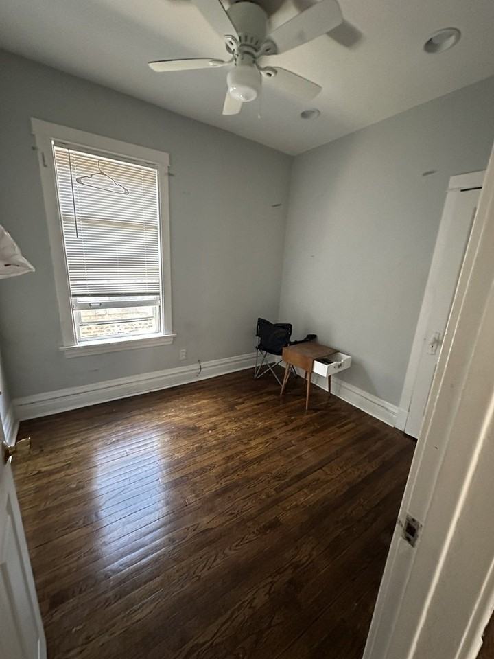 5208 W Hutchinson St Unit 2 #2 - Photo 7 of 8