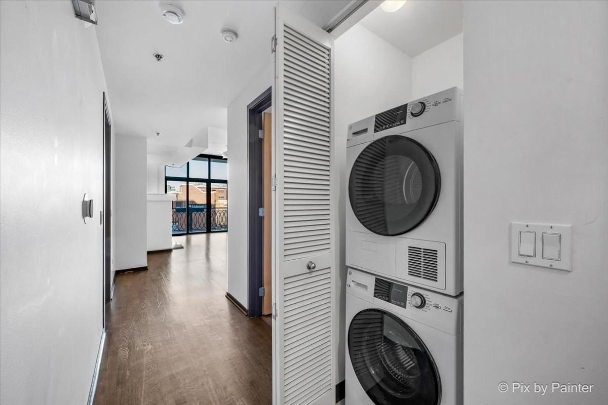 1201 W Adams St Apt 403 #403 - Photo 5 of 28