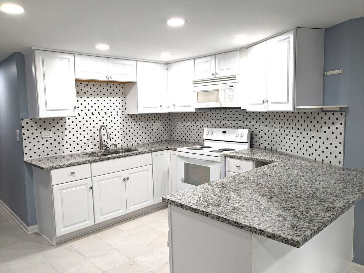 5627 N Campbell Ave Unit G #G - Photo 3 of 8