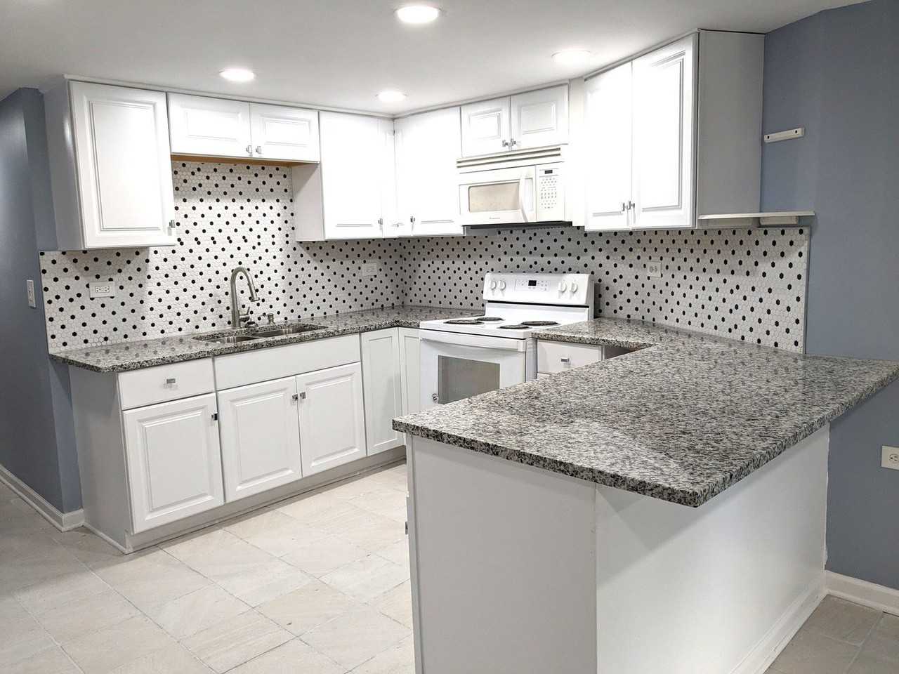 5627 N Campbell Ave Unit G #G - Photo 4 of 8