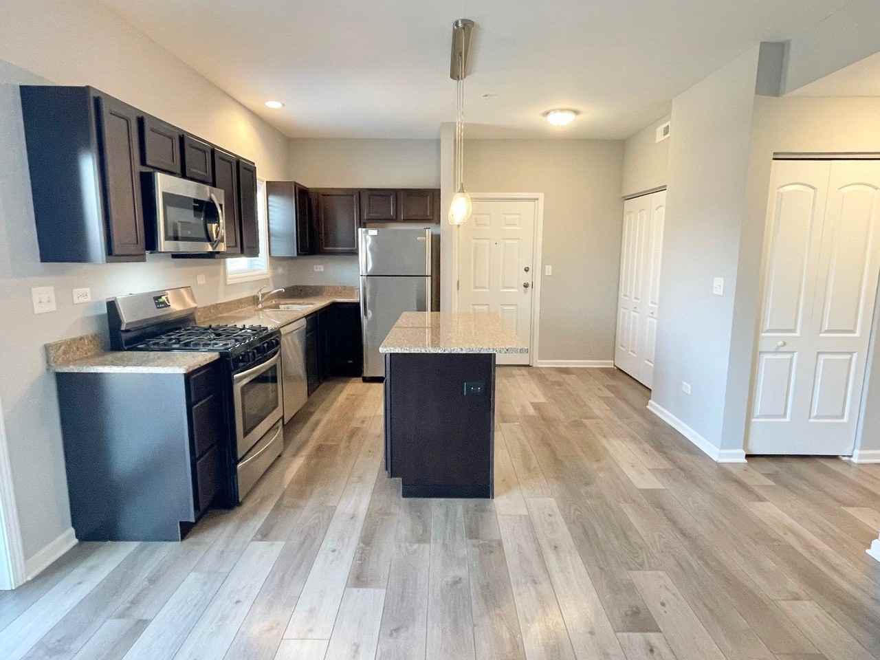 811 E Main St Unit 2c #2C - Photo 4 of 11