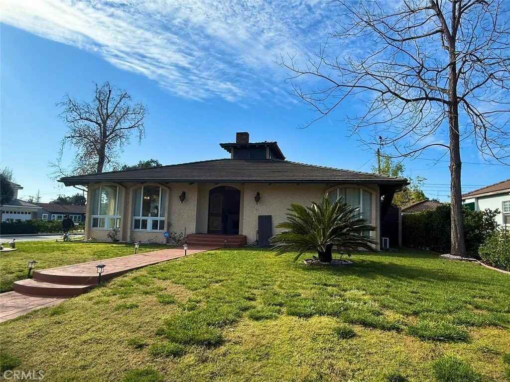 902 Coronado Dr - Photo 3 of 18