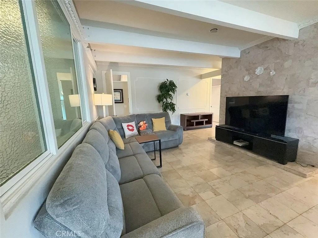 902 Coronado Dr - Photo 5 of 18