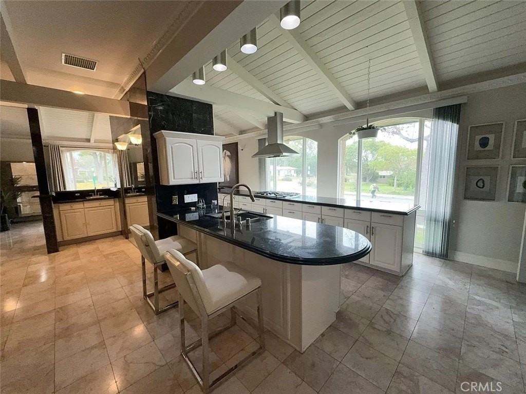 902 Coronado Dr - Photo 7 of 18