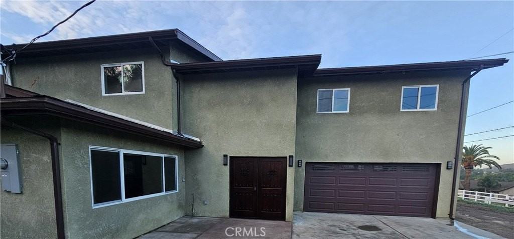 2641 Valley View Ave - Photo 2 of 24