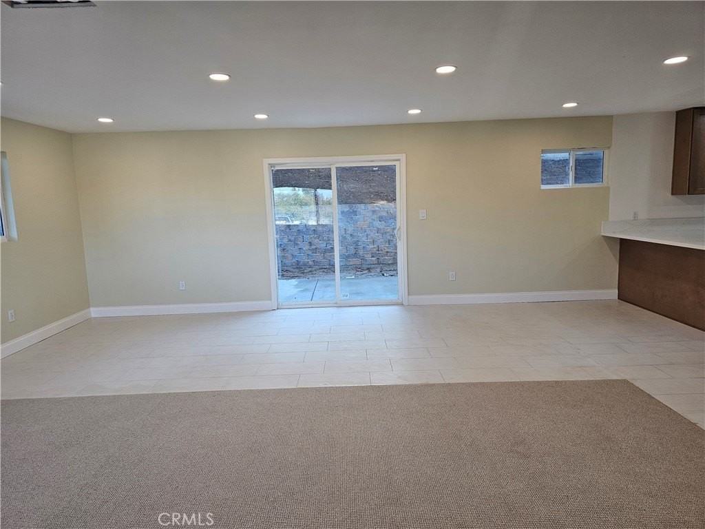 2641 Valley View Ave - Photo 4 of 24