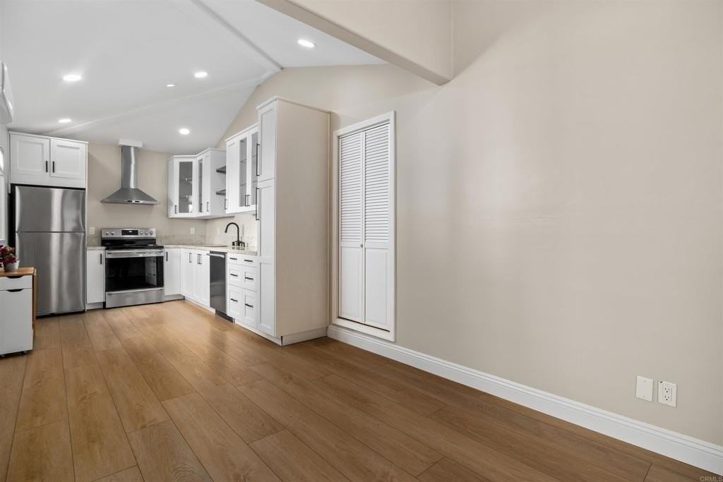 1622 Swallowtail Rd - Photo 5 of 20